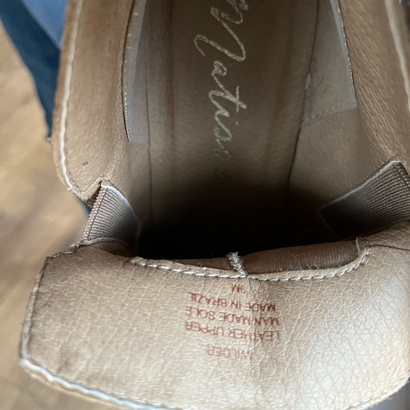 These beautiful boots are so cute! I only wore them twice to work; inside. - Picture 4 of 6